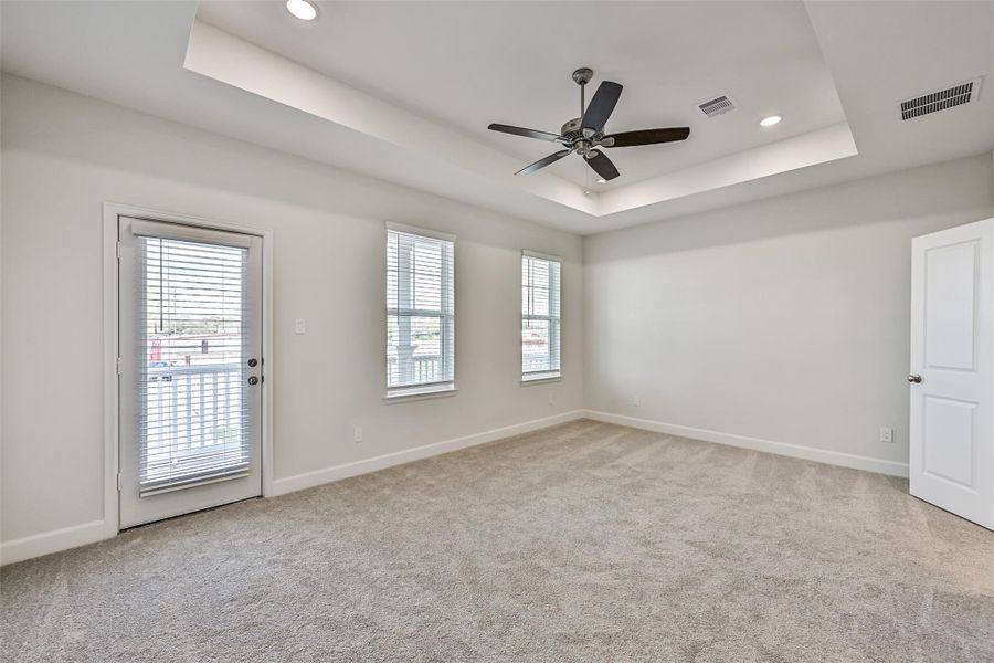 Spacious, unfurnished interior of a new home in Pearland Old Townsite, Pearland (Image 24). Spacious, unfurnished interior of a new home in Pearland Old Townsite, Pearland (Image 24).