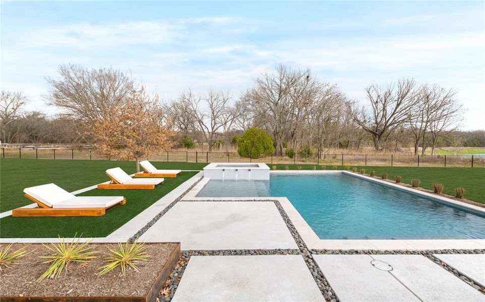 Community amenities in , Fairview (Image 20).