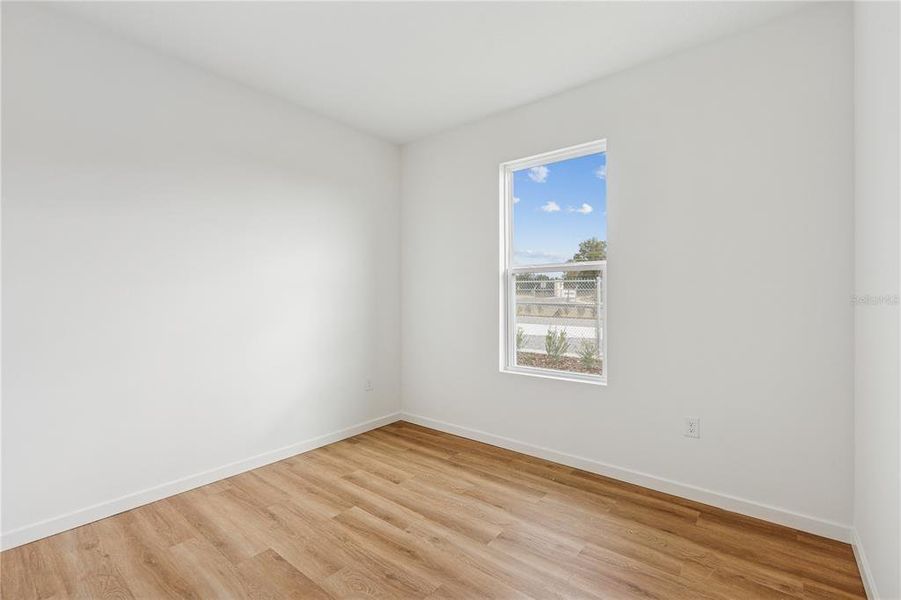 Spacious, unfurnished interior of a new home in Sabana Reserve, Ocala (Image 9).
