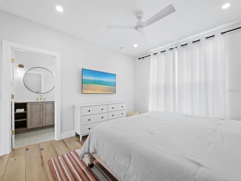 Furnished interior view inside a new home in , Longboat Key (Image 28).