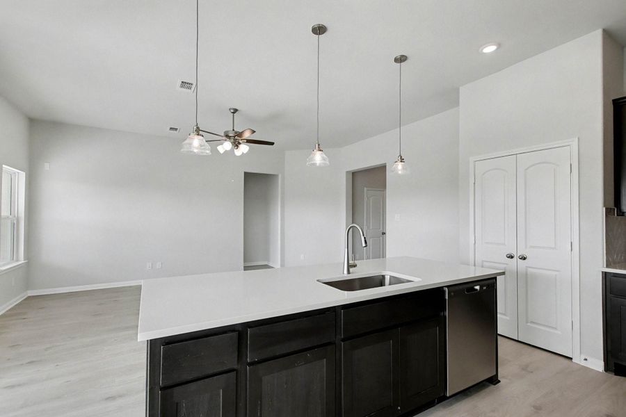 Furnished interior view inside a new home in Columbia Lakes, West Columbia (Image 14).