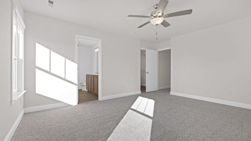 Spacious, unfurnished interior of a new home in Edgewood Estates, Greenville (Image 29).