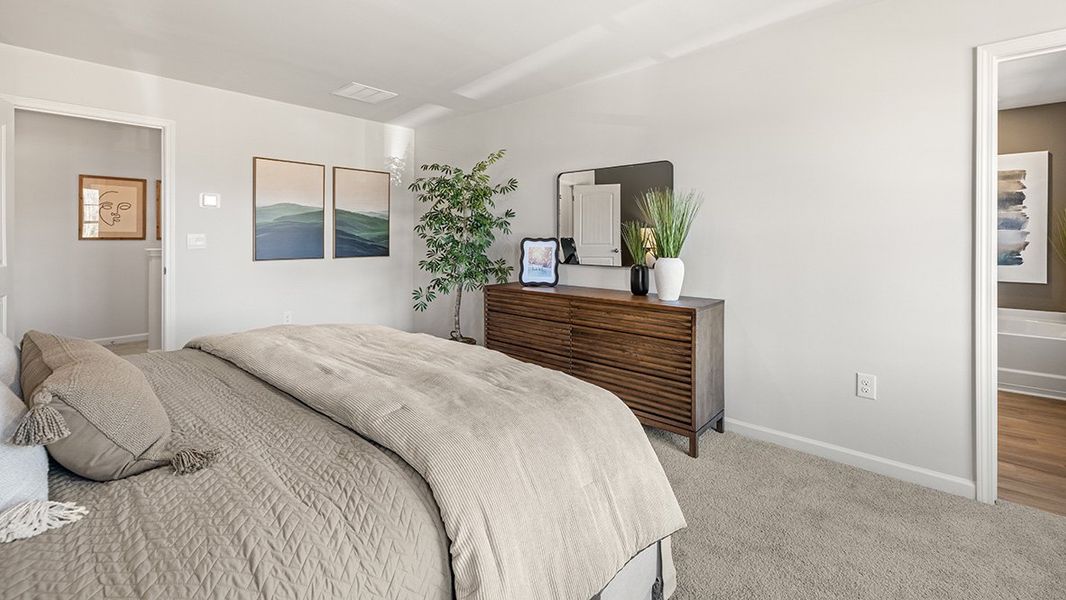 Representative furnished interior of a home built from the Sudbury by D.R. Horton in Pointe Park, Union City (Image 29).