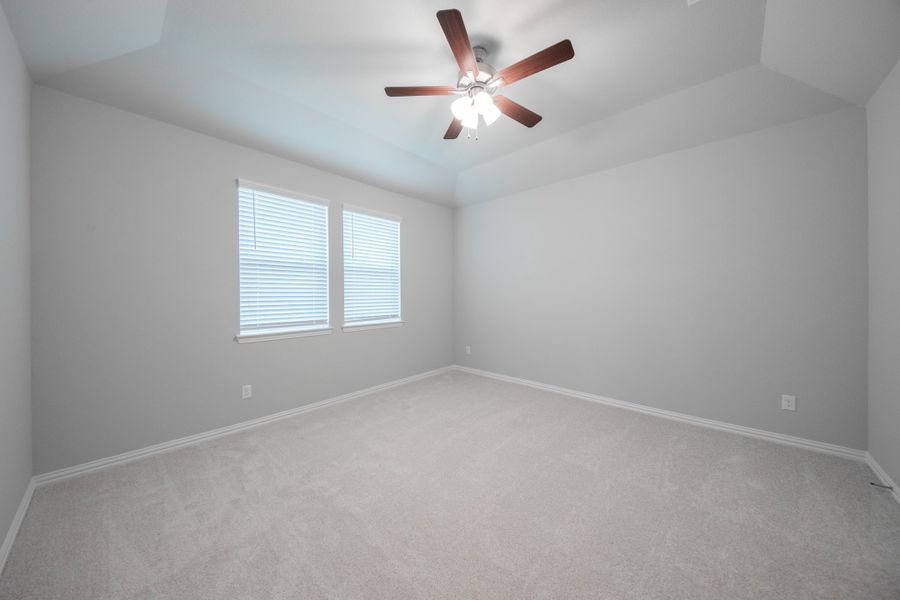 Spacious, unfurnished interior of a new home in The Villages of Hurricane Creek, Anna (Image 27).