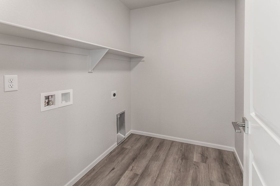 Spacious, unfurnished interior of a new home in Trailside, Timnath (Image 16).
