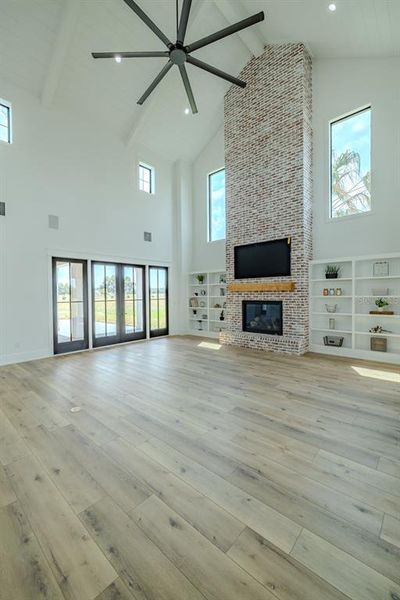 Spacious, unfurnished interior of a new home in , Lithia (Image 67).