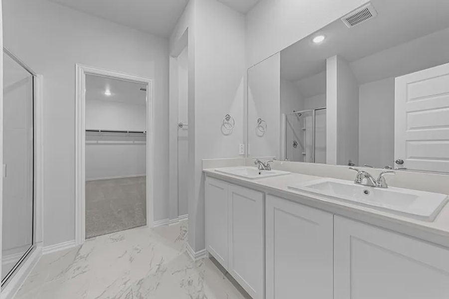 Furnished interior view inside a new home in Rolling Ridge, Van Alstyne (Image 10).
