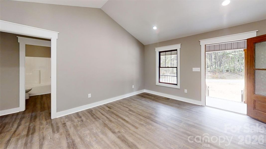 Spacious, unfurnished interior of a new home in , Lawndale (Image 17).