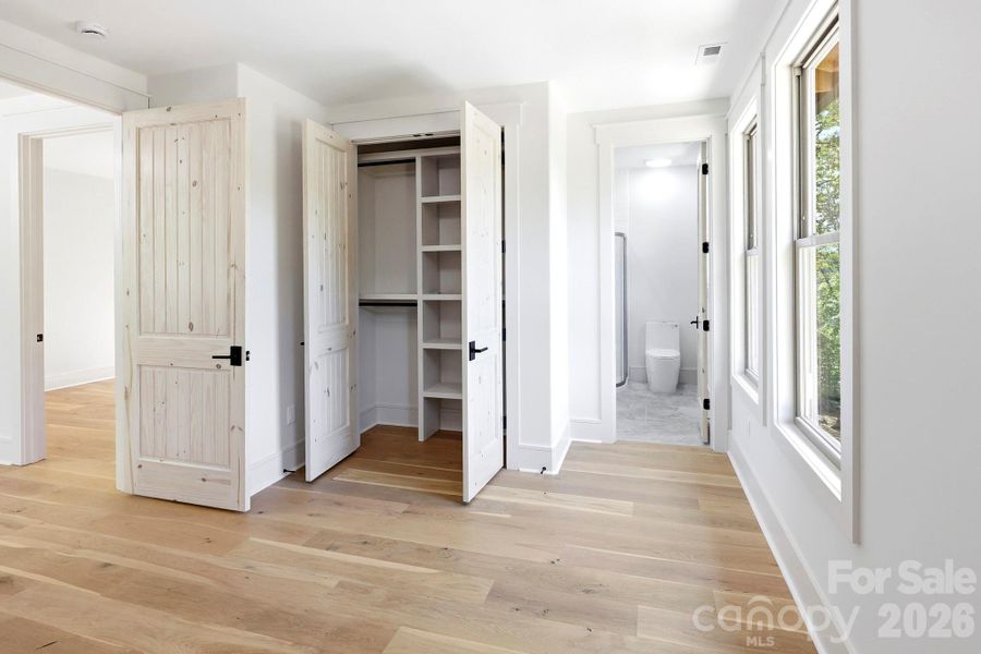 Spacious, unfurnished interior of a new home in , Lake Lure (Image 22).