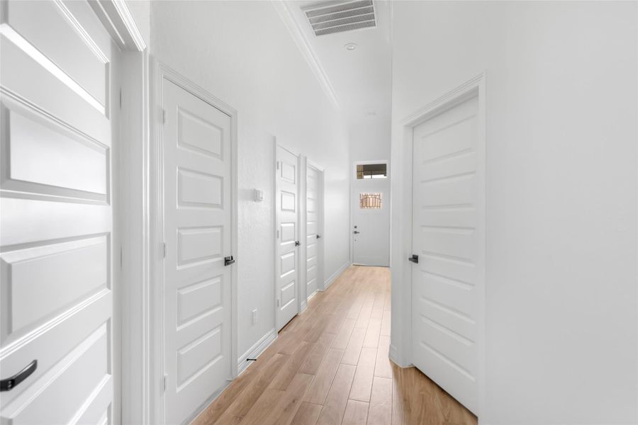 Spacious, unfurnished interior of a new home in , Anahuac (Image 23).