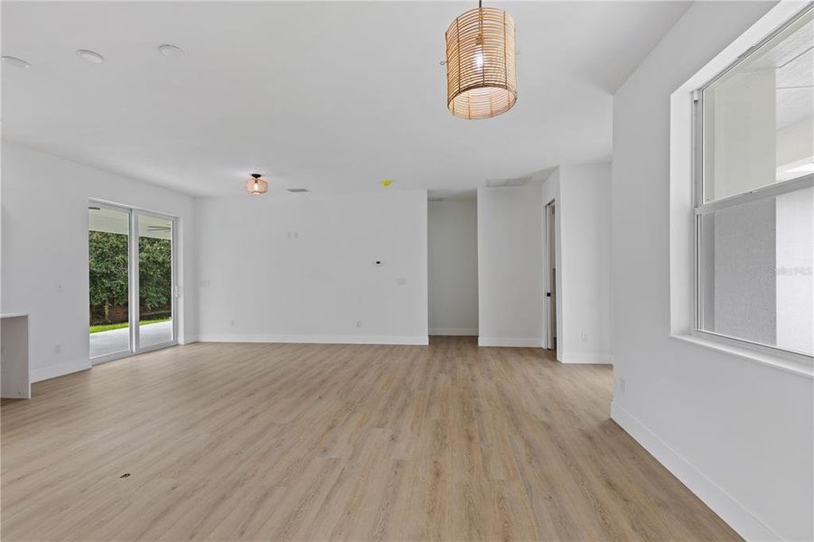 Spacious, unfurnished interior of a new home in , Lake Placid (Image 10).