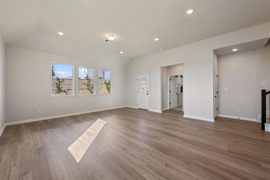 Representative images and renderings are for illustrative purposes. Actual structural options and design finishes of home may vary.