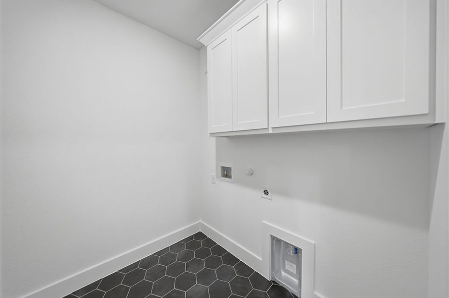 Spacious, unfurnished interior of a new home in Estates at Rockhill, Frisco (Image 27).
