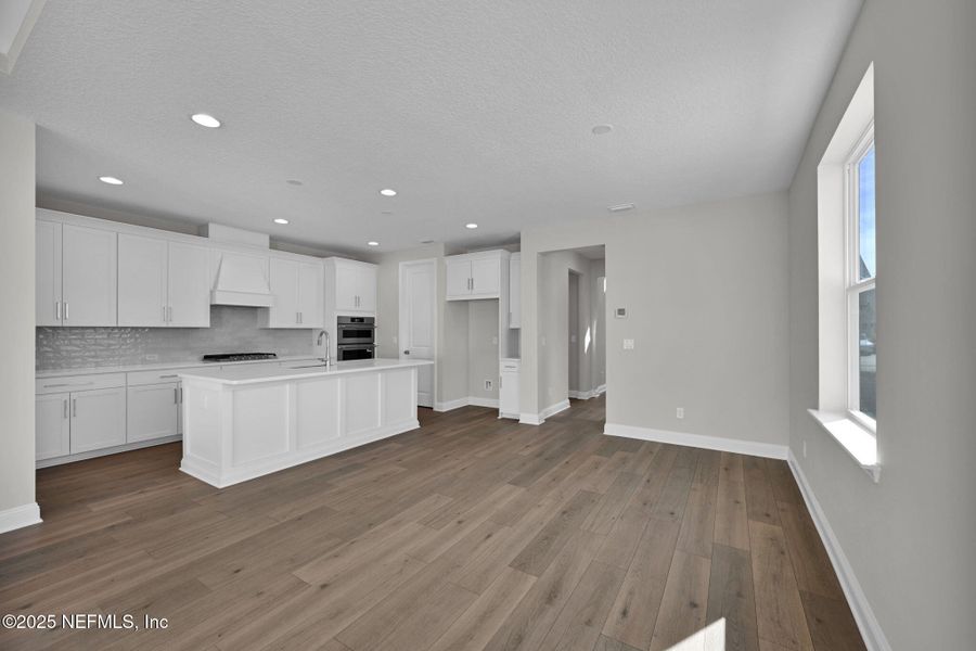 Spacious, unfurnished interior of a new home in Seabrook Village at Nocatee, Ponte Vedra (Image 17).