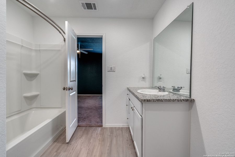 Image 21 of a home in .