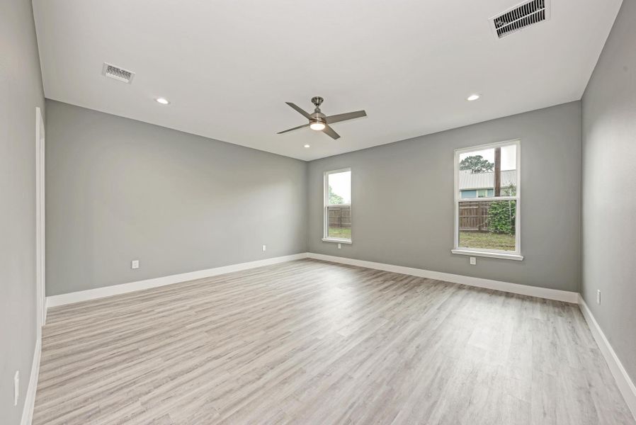 Spacious, unfurnished interior of a new home in , Paige (Image 27).