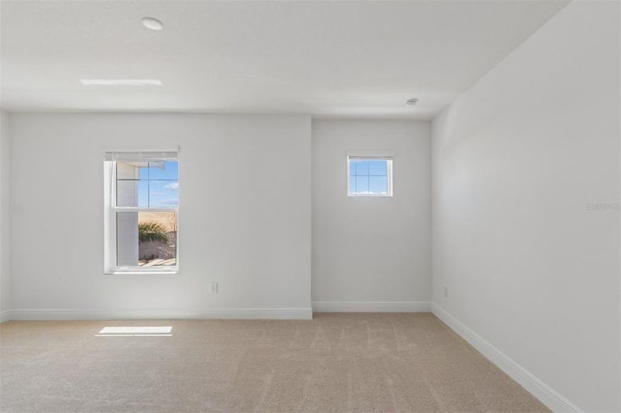 Spacious, unfurnished interior of a new home in SeaFlower, Bradenton (Image 19).