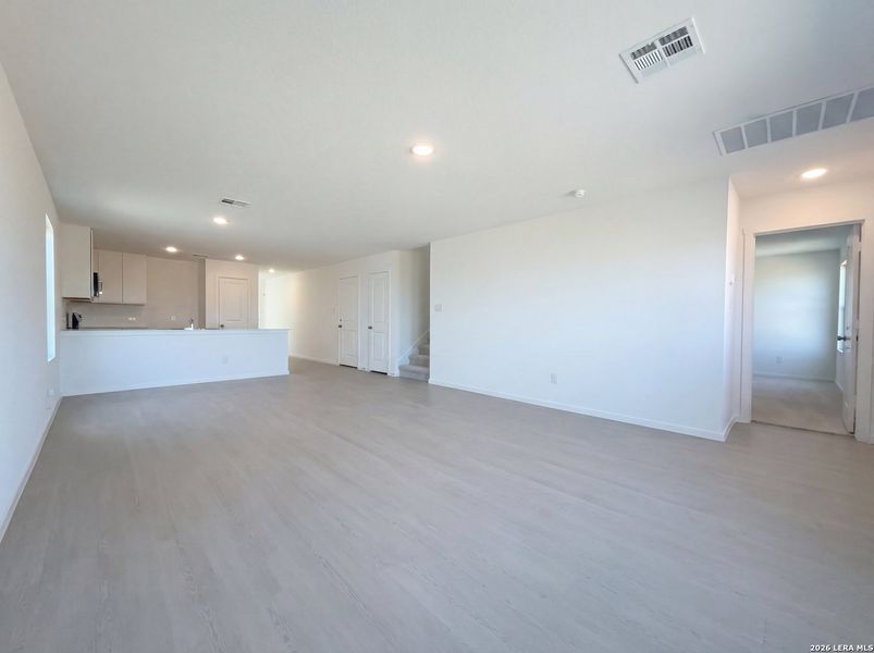 Spacious, unfurnished interior of a new home in Waters Edge, Seguin (Image 12).
