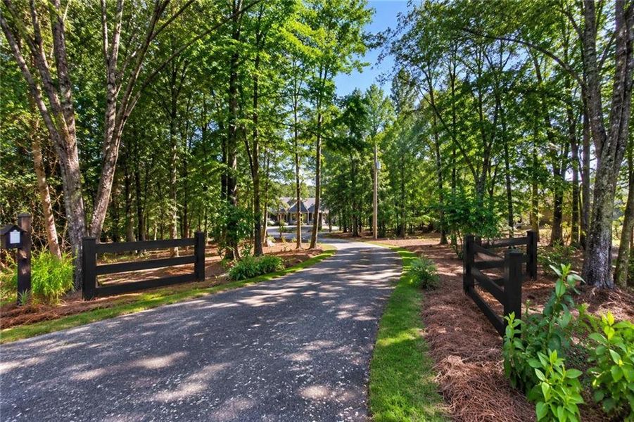 Natural landscape and outdoor views near in Silver Creek (Image 42). Natural landscape and outdoor views near in Silver Creek (Image 42).