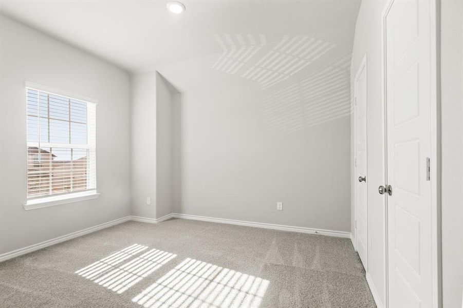 Spacious, unfurnished interior of a new home in Rocky Creek Crossing, Fort Worth (Image 20).