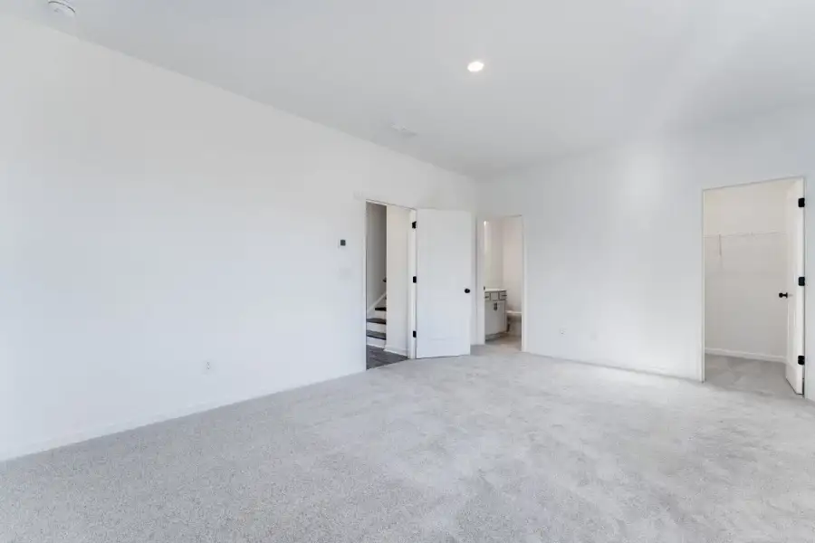 Spacious, unfurnished interior of a new home in Alder Creek, Cumming (Image 19).