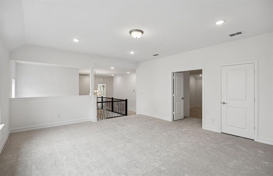 Spacious game room Spacious game room