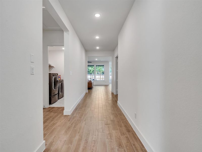 Spacious, unfurnished interior of a new home in Tompkins Reserve, Katy (Image 20).