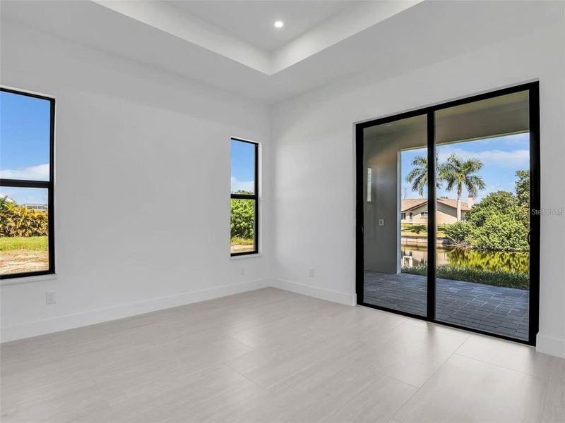 Spacious, unfurnished interior of a new home in , Cape Coral (Image 33).