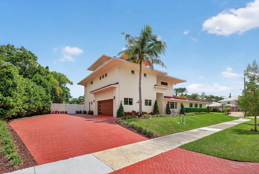 Front exterior of a new home in , Fort Lauderdale, FL, highlighting curb appeal (Image 19).