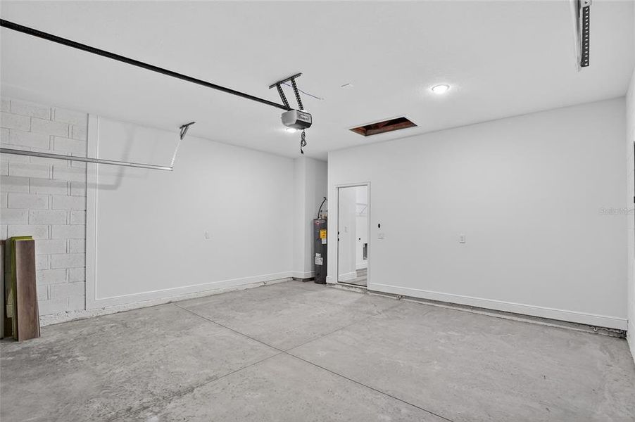 Spacious, unfurnished interior of a new home in , Citrus Springs (Image 21). Spacious, unfurnished interior of a new home in , Citrus Springs (Image 21).