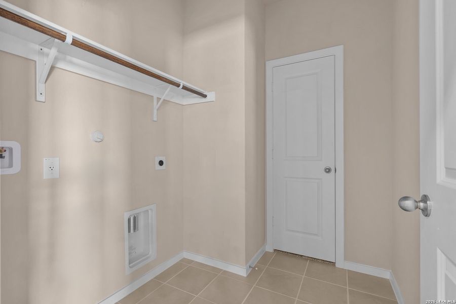 Spacious, unfurnished interior of a new home in Garden Grove, San Antonio (Image 30). Spacious, unfurnished interior of a new home in Garden Grove, San Antonio (Image 30).