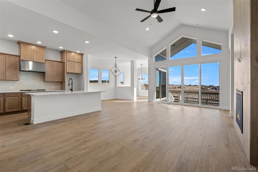 Spacious, unfurnished interior of a new home in Wolf Ranch - Enclave Collection, Colorado Springs (Image 28).