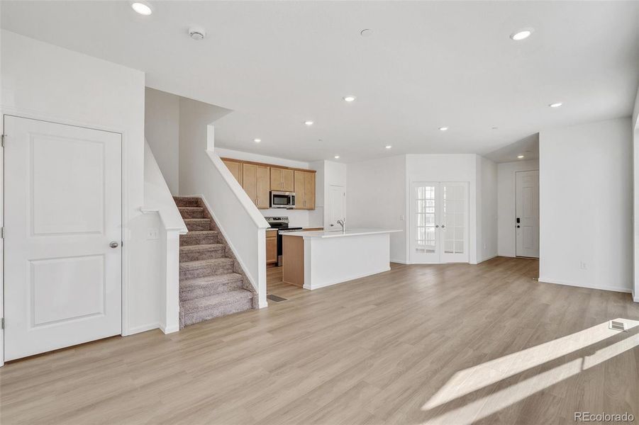 Spacious, unfurnished interior of a new home in Turnberry Villas, Commerce City (Image 32).