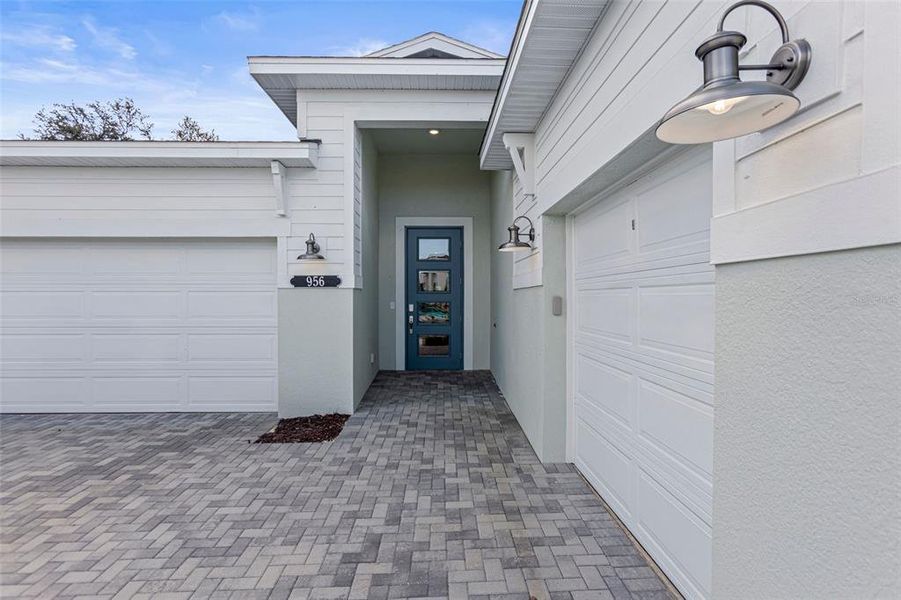 Exterior details and patio area of a home in Cresswind at Hammock Oaks, Lady Lake (Image 3).