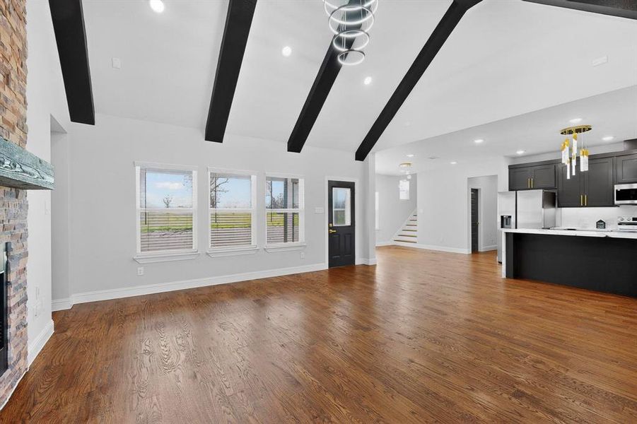 Spacious, unfurnished interior of a new home in , Sulphur Springs (Image 22).