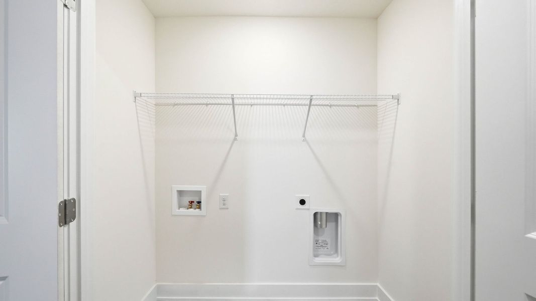 Spacious, unfurnished interior of a new home in Cherokee Crossing, Kodak (Image 21).