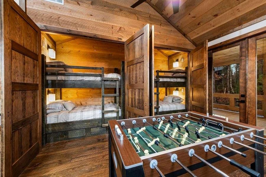 Community amenities in , McCaysville (Image 75).