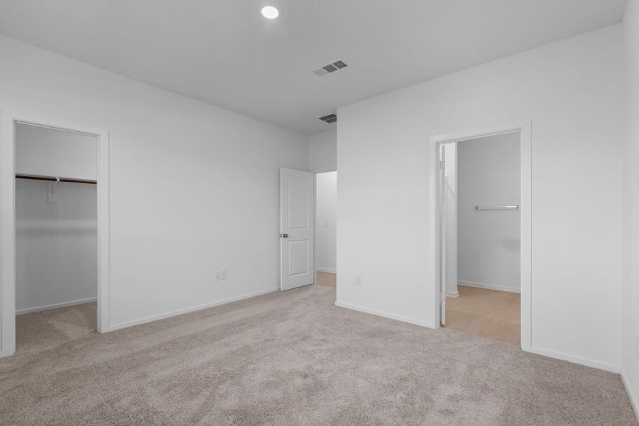 Spacious, unfurnished interior of a new home in Mavera, Conroe (Image 13).