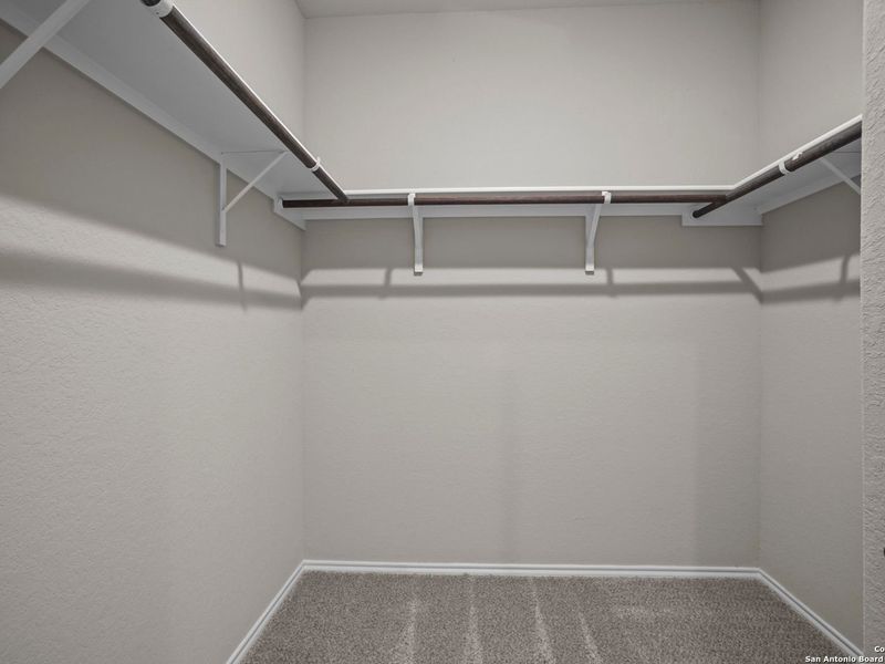 Spacious, unfurnished interior of a new home in Comanche Ridge, San Antonio (Image 32).