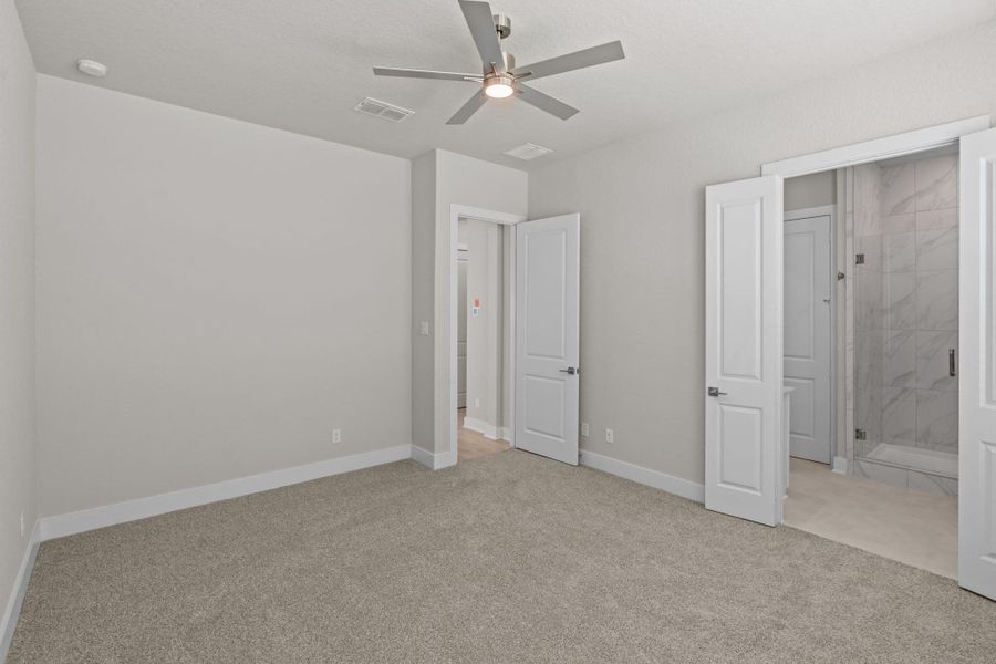 Spacious, unfurnished interior of a new home in Rose Hill, San Antonio (Image 27). Spacious, unfurnished interior of a new home in Rose Hill, San Antonio (Image 27).