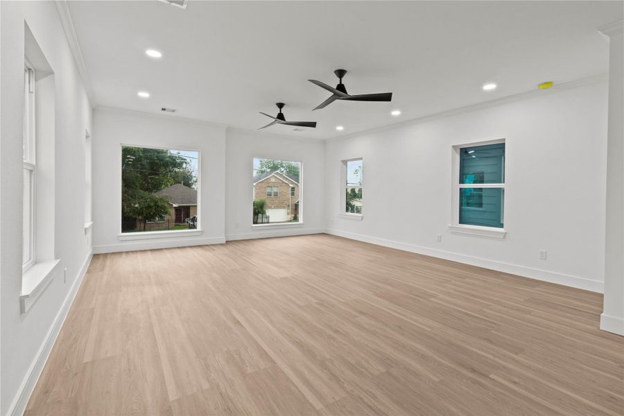 Spacious, unfurnished interior of a new home in , Houston (Image 31).