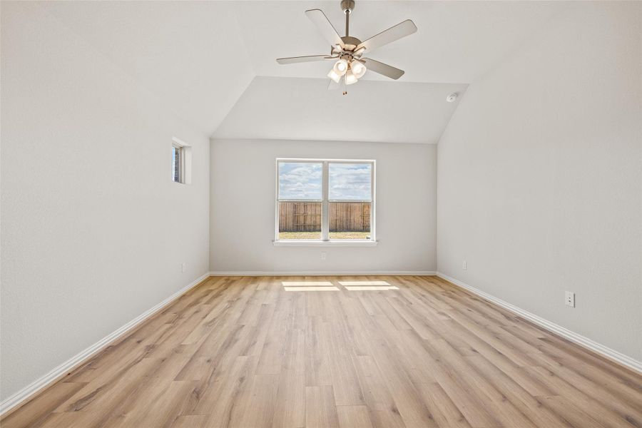 Spacious, unfurnished interior of a new home in River Ranch, Dayton (Image 31).