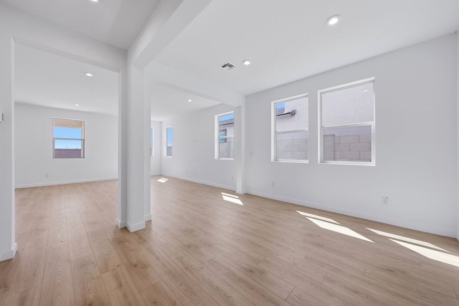Spacious, unfurnished interior of a new home in Willows at Bella Vista Farms, San Tan Valley (Image 22). Spacious, unfurnished interior of a new home in Willows at Bella Vista Farms, San Tan Valley (Image 22).