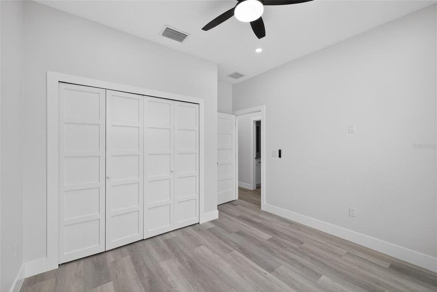 Spacious, unfurnished interior of a new home in , Spring Hill (Image 27).