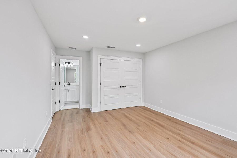 Spacious, unfurnished interior of a new home in , Fernandina Beach (Image 35).