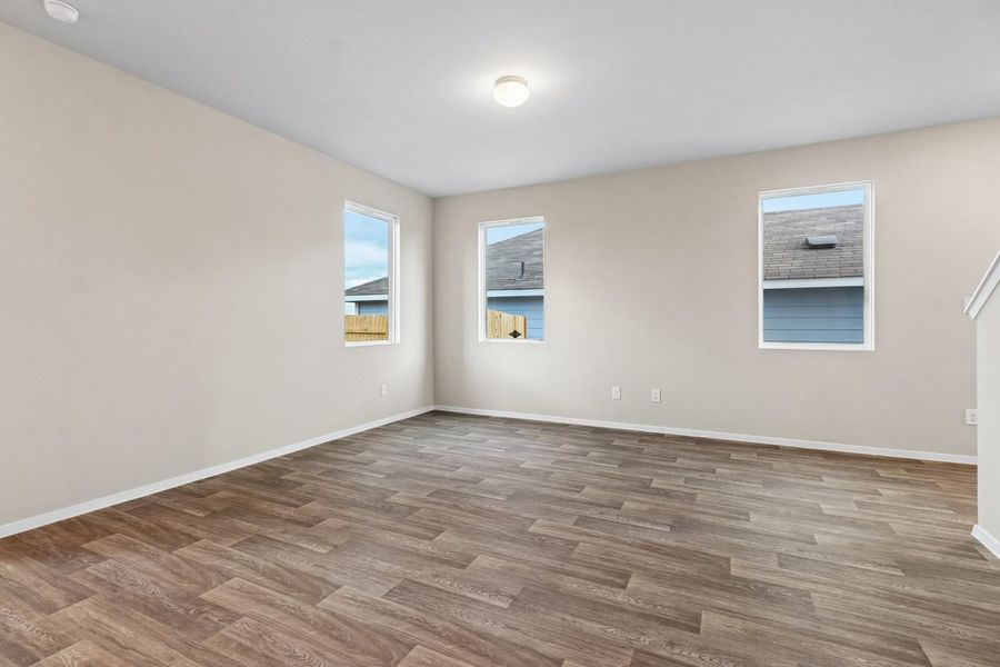 Spacious, unfurnished interior of a new home in Edgebrooke, Pflugerville (Image 14).