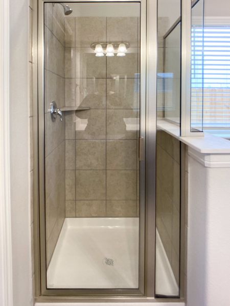 Representative interior finishes for a home built from the Floor Plan 1816 by Colina Homes in Grand Magnolia, Magnolia (Image 19). Representative interior finishes for a home built from the Floor Plan 1816 by Colina Homes in Grand Magnolia, Magnolia (Image 19).