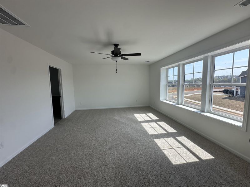 Spacious, unfurnished interior of a new home in Shiloh Trail, Wellford (Image 25).