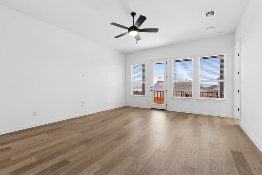 Spacious, unfurnished interior of a new home in Heritage, Dripping Springs (Image 14). Spacious, unfurnished interior of a new home in Heritage, Dripping Springs (Image 14).