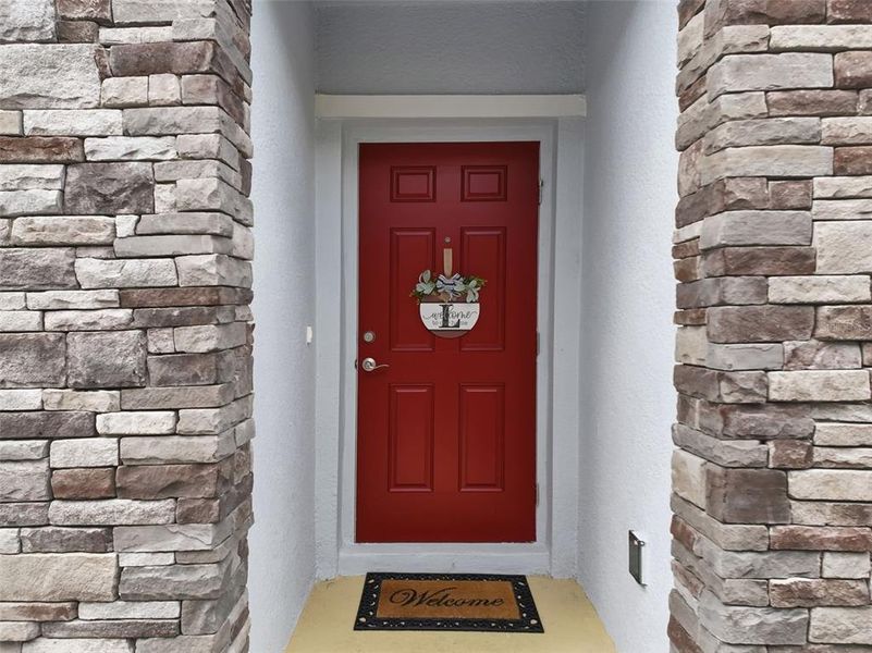 Exterior details and patio area of a home in Park Ridge Villas, Spring Hill (Image 3).